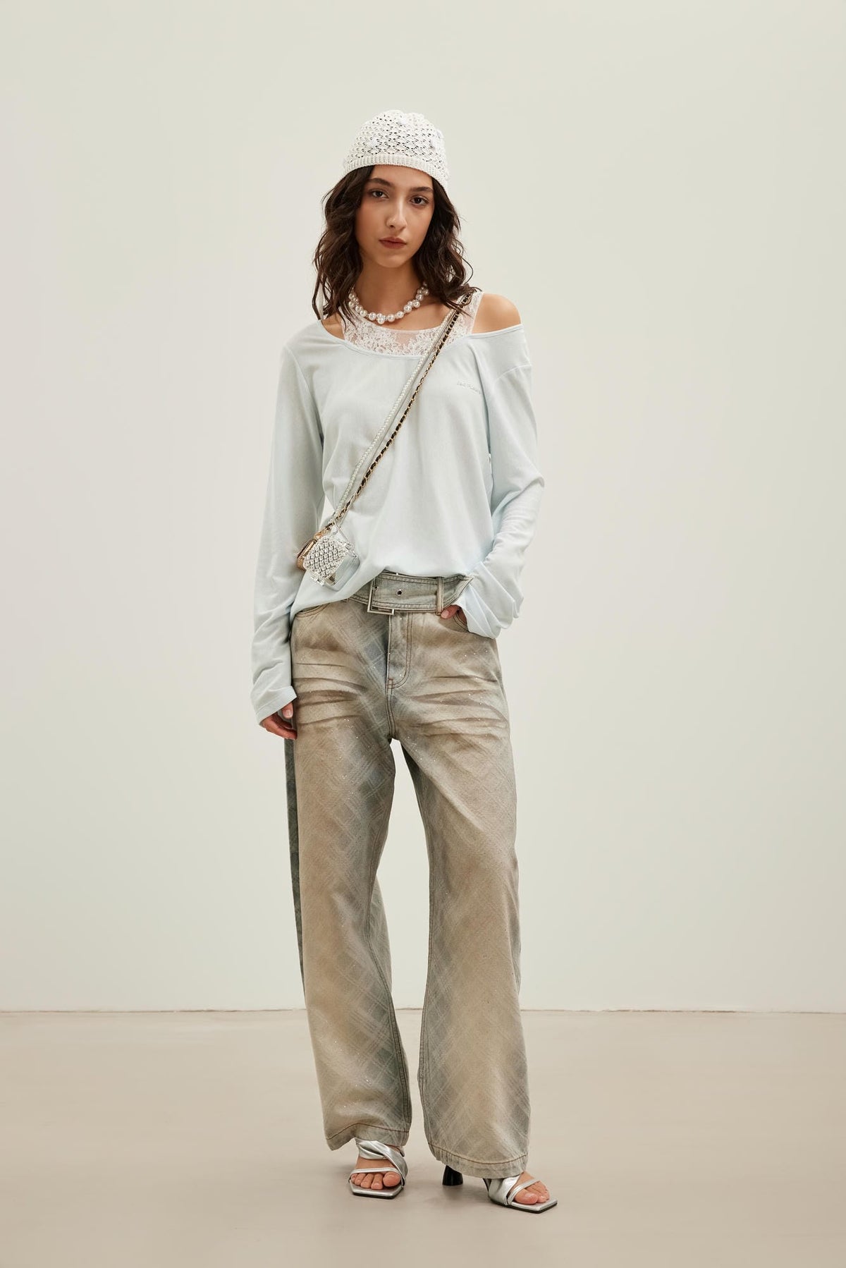 Fine Glitter Dirty Wash Plaid Curved Hem Jeans